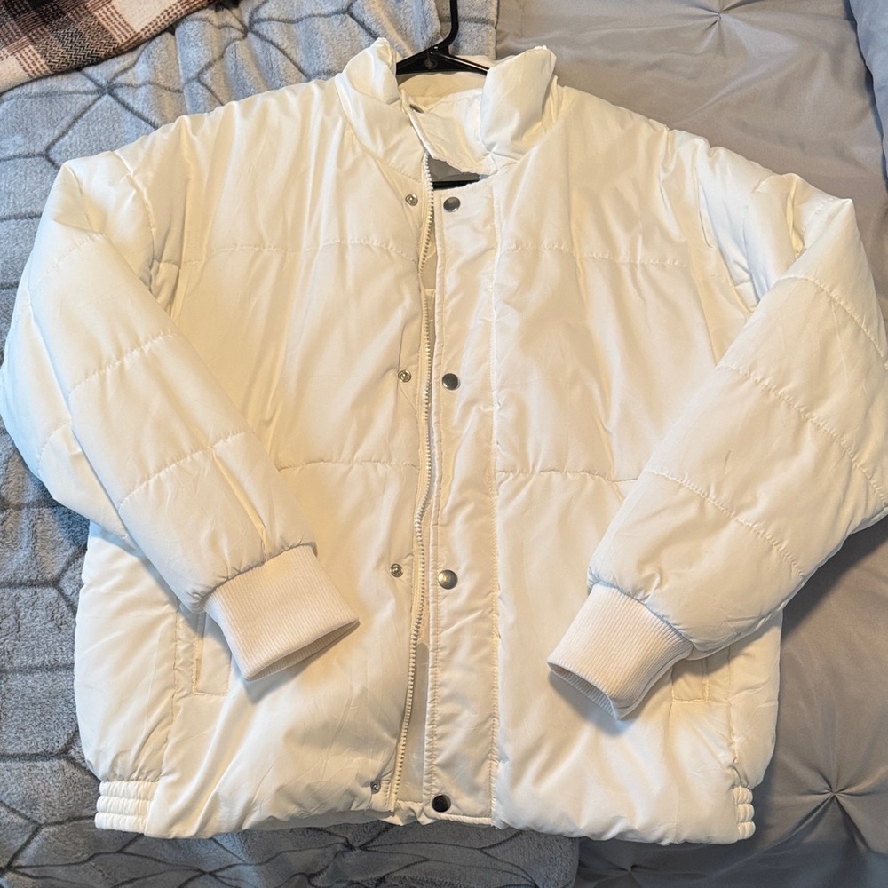 Women’s White Puffer Jacket - Lightweight Insulated Coat